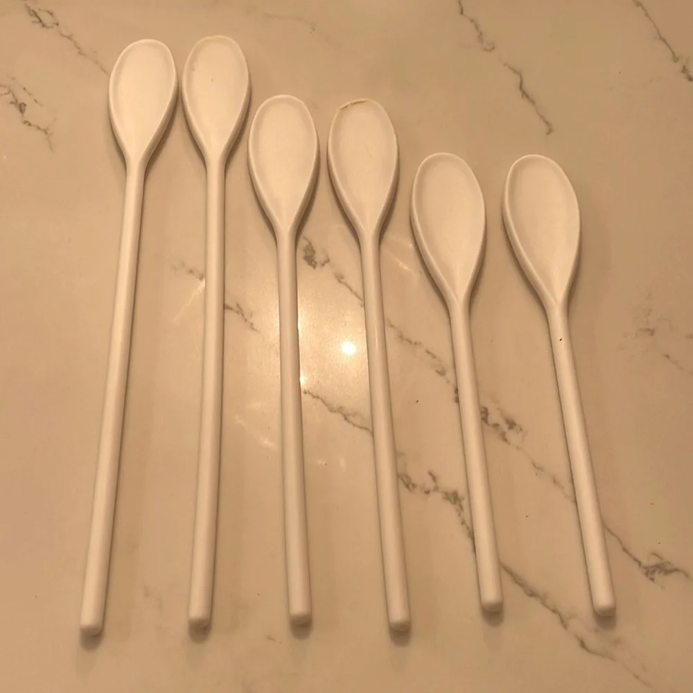Set of 6 plastic flat scraping spoons
